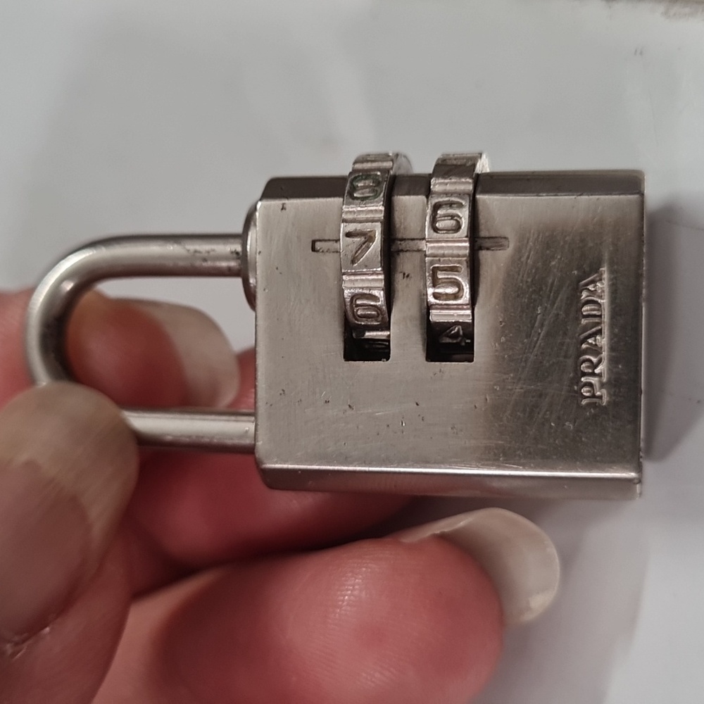 PRADA LOCK - Picture 7 of 7